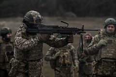 Бойцов ВСУ уличили в использовании спортивного оружия из Чехии