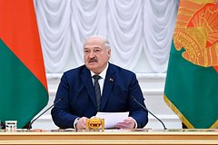 Лукашенко попросил подарить ему робот-пылесос