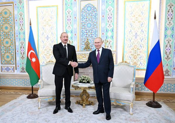Путин раскрыл Алиеву подробности крушения самолета AZAL. Из-за чего произошла авиакатастрофа?