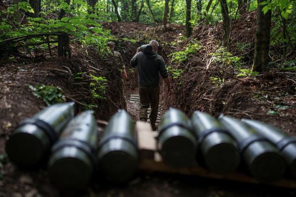 «Без нее Украина давно потеряла бы Донбасс». Почему европейцы хотят закрыть самую эффективную программу военной помощи Киеву?